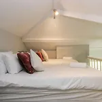 Holiday home Clarence House *