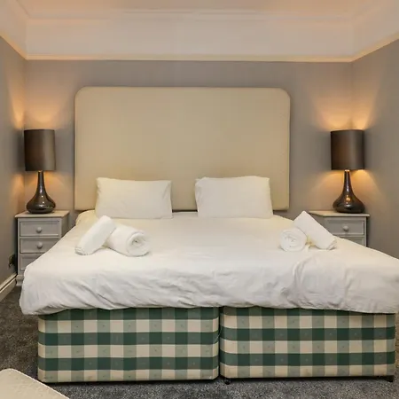 Clarence House Nyaraló