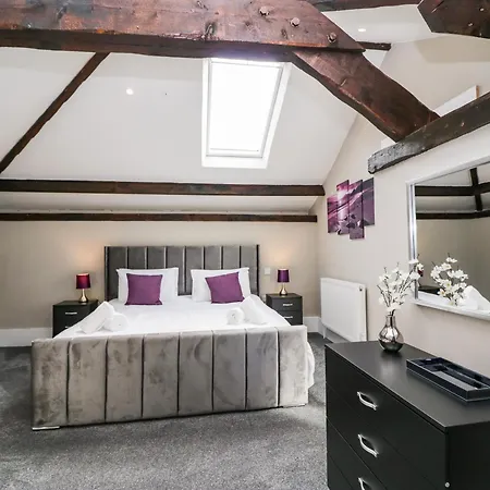 Clarence House Feriehus *