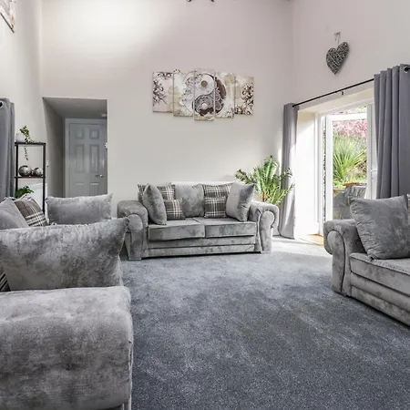 Clarence House Feriehus *