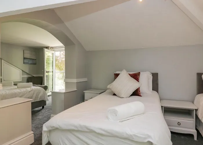 Clarence House * 多尔顿因弗内斯