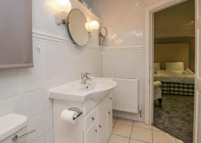 Clarence House Nyaraló