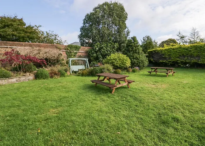 Clarence House Nyaraló *