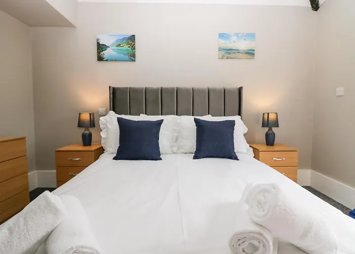 Clarence House Nyaraló *